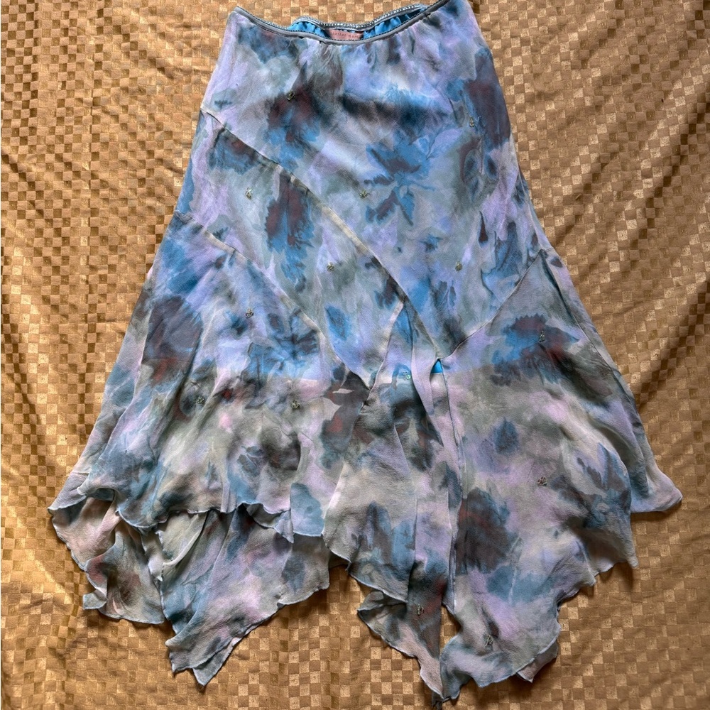 Flowing, beautiful midi skirt